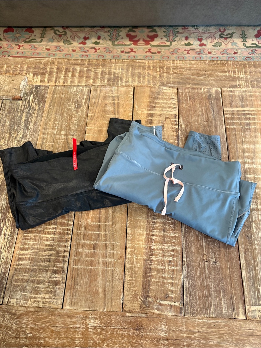 Bundle of 2 Leggings Spanx and Fabletics M